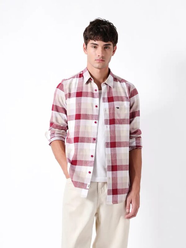 Men Slim Fit Checkered Spread Collar Casual Shirt